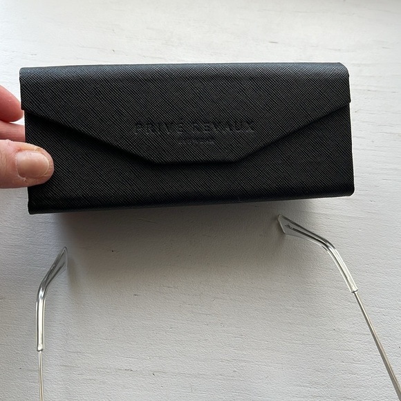 NWOT PRIVÉ REVAUX The Janet Oversized Metallic Silver Sunglasses and Hard Case - Picture 5 of 10